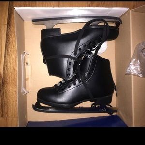 Men’s ice skates